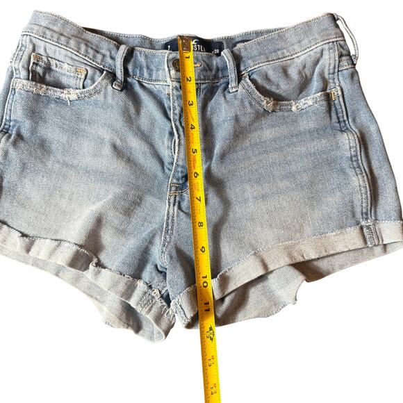 Hollister High Rise Short Short Size 7/28 Y2K Light Wash - Picture 5 of 5
